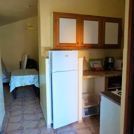 Maison D'une A A 100 M De La Plage Avec Vue Sur La Mer Jardin Amenage Et Wifi Poggio Mezzana